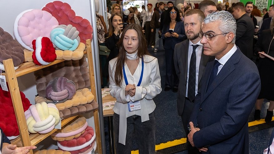 Главная картинка новости: Воронежский форум собрал предпринимателей России, ближнего и дальнего зарубежья