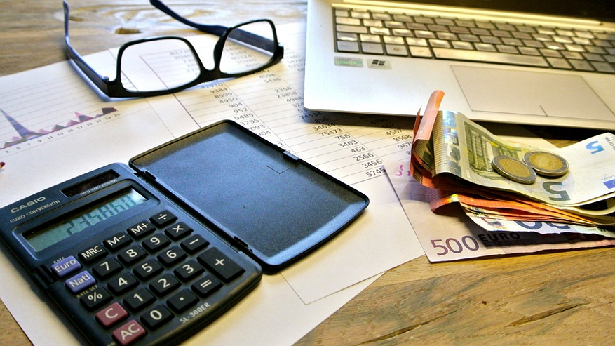 Главная картинка новости: Каждые 100 рублей долга: новые правила списания долгов и как считать пени за просрочку