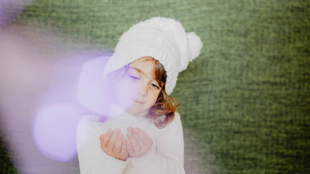 Главная картинка новости: «Радостная душа» - благородное имя для девочки из Древней Греции: почему это забытое имя возвращается в моду