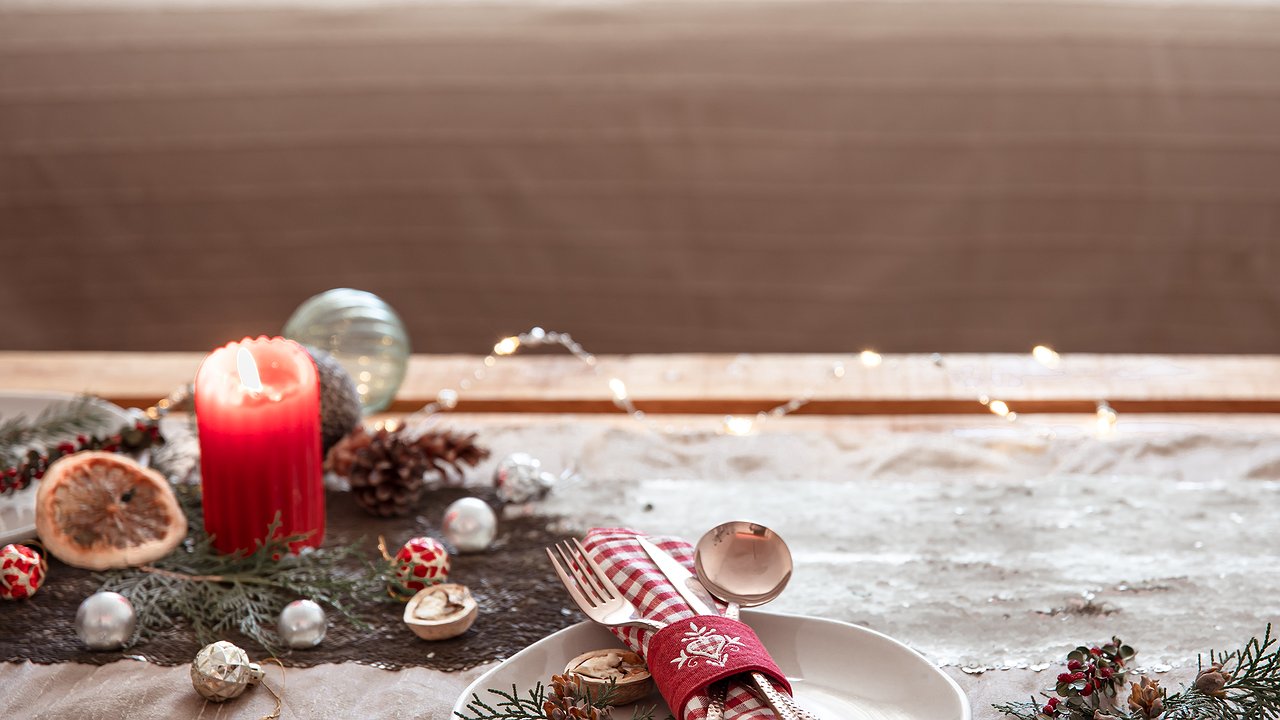 Главная картинка новости: Что приготовить в год Огненной Лошади: какие блюда сделают ваш новогодний стол 2026 главным событием праздника