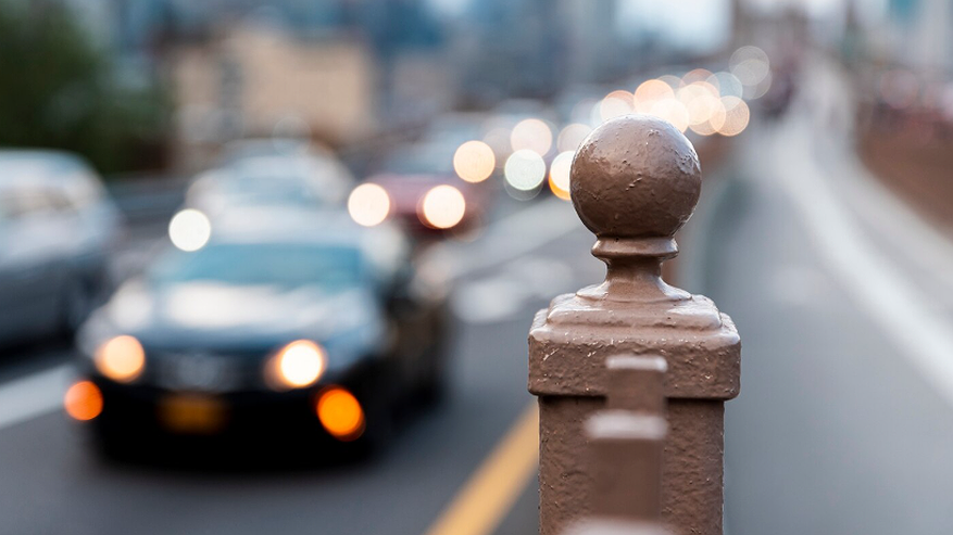 Главная картинка новости: Проехал на желтый и получил штраф -  что обязан знать каждый водитель