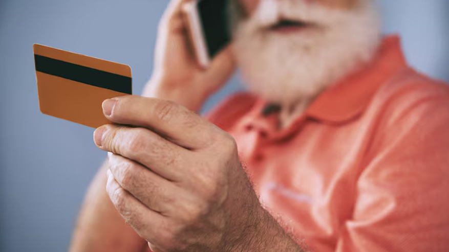 Главная картинка новости: Указ подписан: Сбер ввел изменение для всех, кто получает пенсию на карту