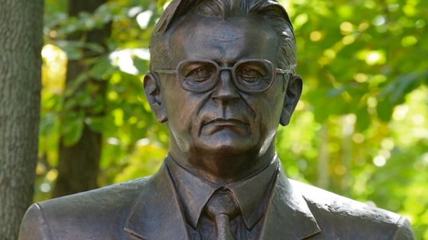 Главная картинка новости: Столетие Виталия Воротникова могут отметить в Воронеже в следующем году