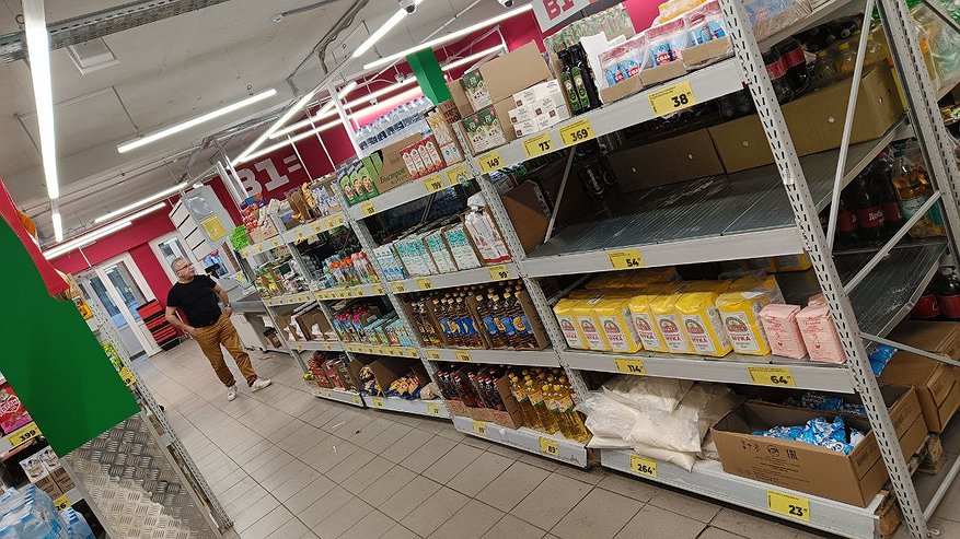 Главная картинка новости: Что ждет кошелек россиянина в 2026 году: почему подорожают перевозки и как это скажется на ценах в магазинах