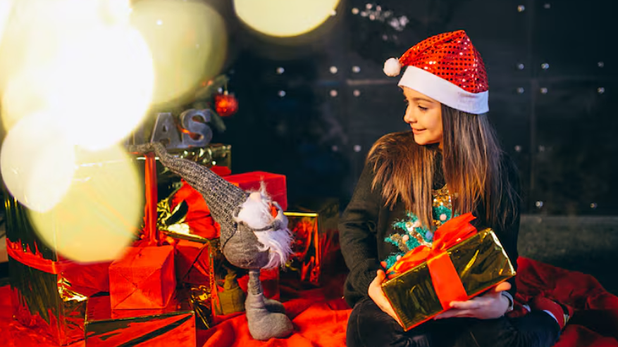 Главная картинка новости: Огненная Лошадь будет недовольна: какие подарки нельзя дарить на Новый год 2026