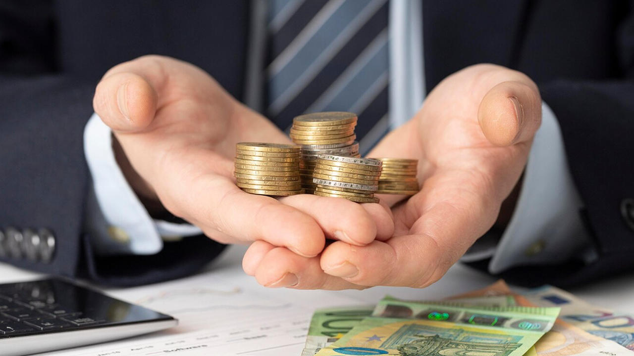 Главная картинка новости: Что стоит купить до Нового года: конкретные товары, которые могут резко подорожать