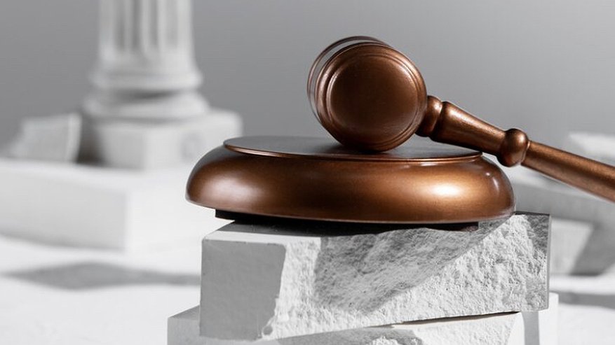 Главная картинка новости: Управляющая компания не ремонтировала протекающие трубы в Лискинском жилом доме