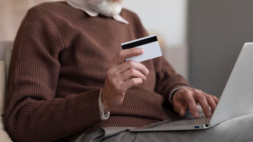 Главная картинка новости: Не храните всю пенсию на карте: когда удобная банковская карта становится проблемой