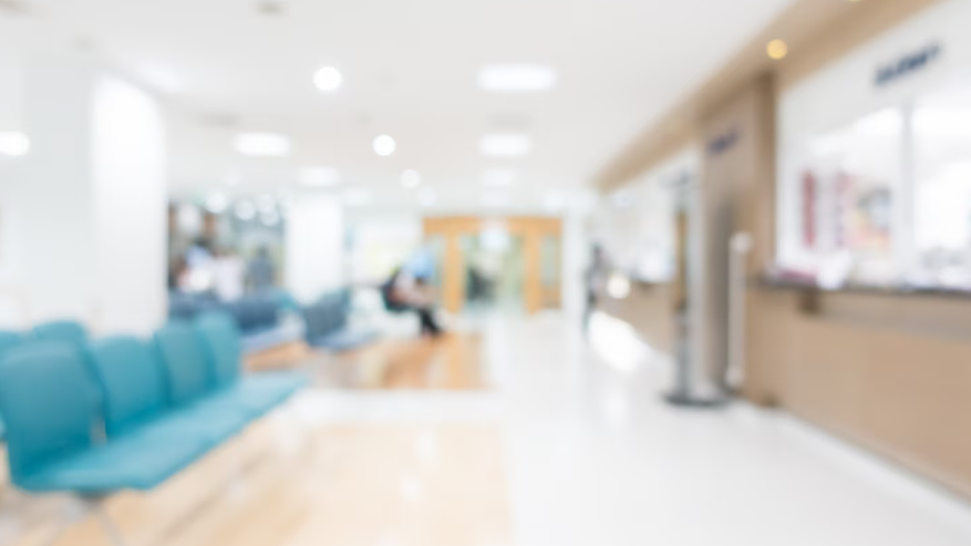 Главная картинка новости: Заведующую поликлиникой «КБ «РЖД-Медицина» в Воронеже привлекли к ответственности из-за жалобы пенсионера