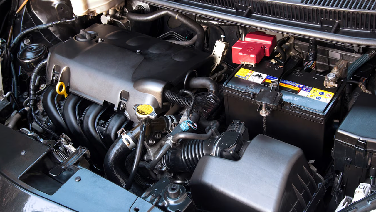 Главная картинка новости: Не спешите выбрасывать севший аккумулятор. Процедура с содой, о которой спорят