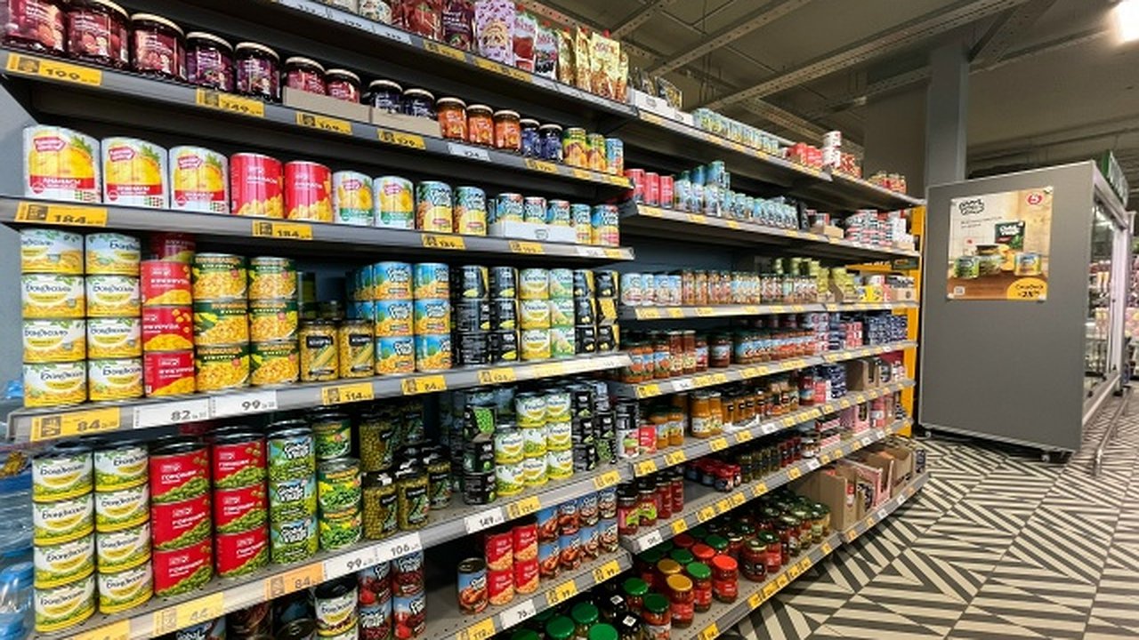 Главная картинка новости: Что скрывают в ящиках с бананами: секрет маленьких пакетиков, которые забирают работники супермаркетов