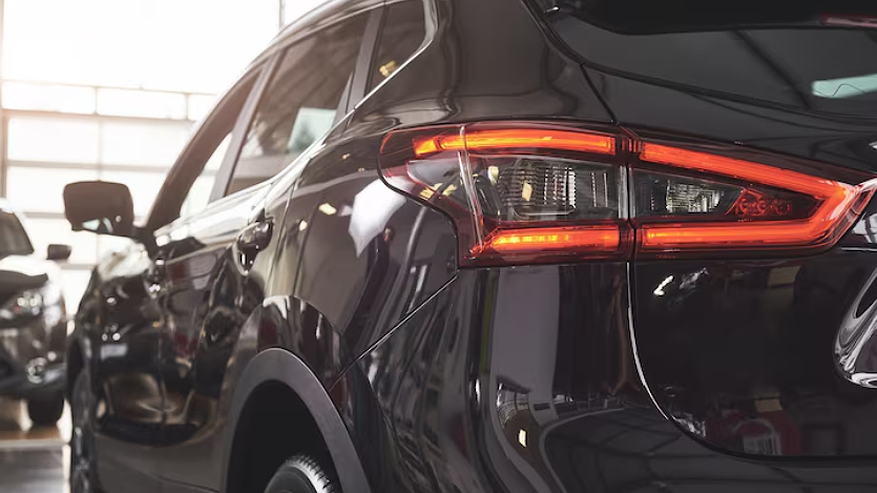 Главная картинка новости: Что скрывают точки на лобовом стекле? Простая технология, о которой не знают 9 из 10 водителей.