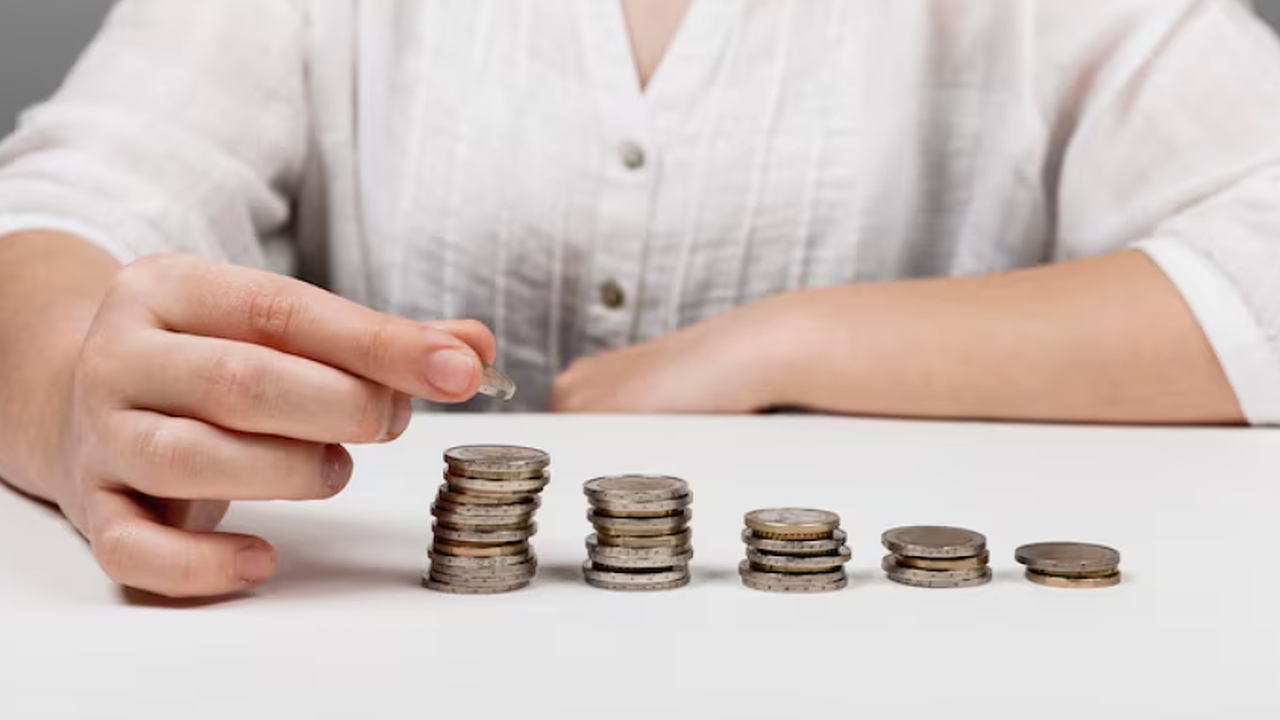 Главная картинка новости: Россиянам назвали средний размер социальной пенсии: как изменятся выплаты после повышения в апреле