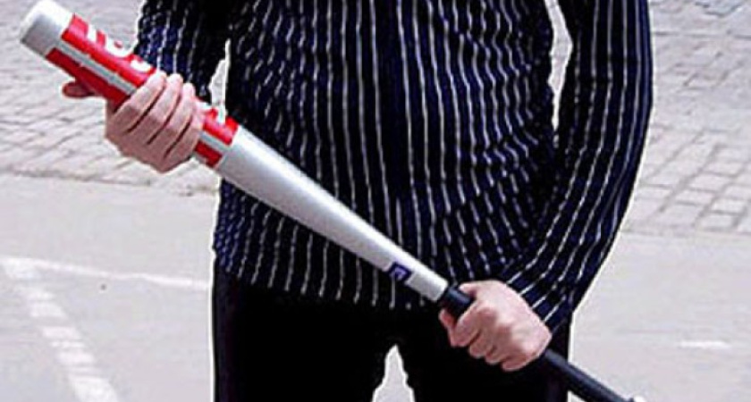 В Воронеже пьяная компания избила водителя маршрутки битой