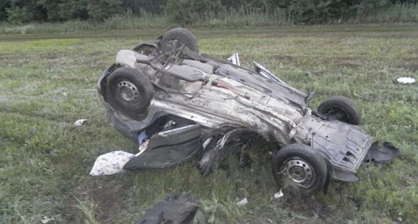 В Воронежской области в ДТП погибла семья из Липецка