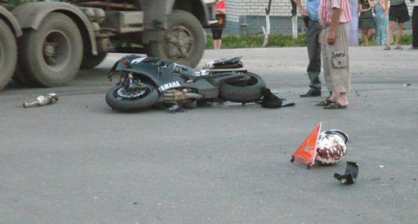 В Воронеже при столкновении с внедорожником погиб мотоциклист