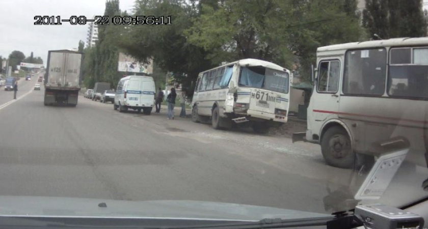 В Воронеже столкнулись два «ПАЗика»