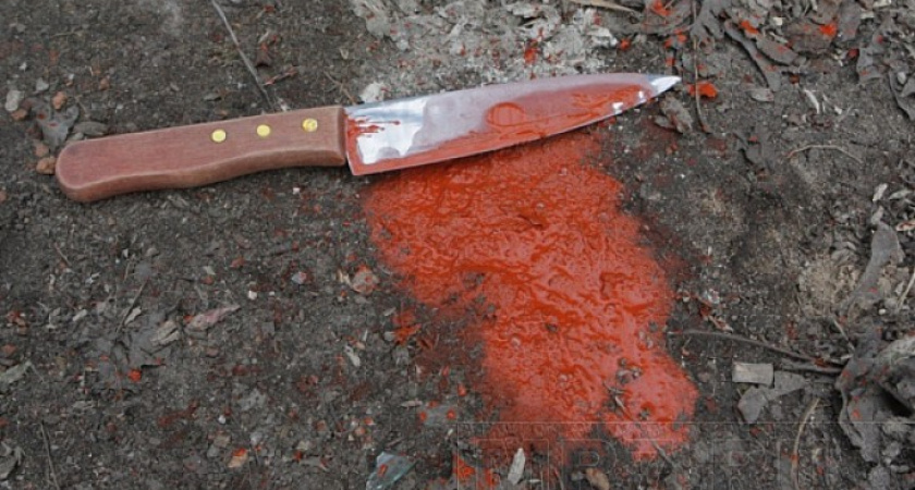 В Воронеже преступники пырнули парня ножом за то, что он не дал им закурить