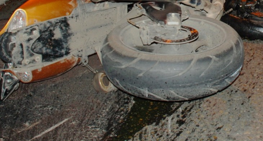 В Воронежской области при столкновении мотоцикла и скутера погибли три человека