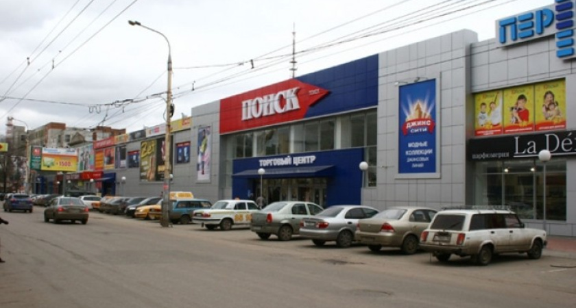 В Воронеже грузчик торгового центра зарезал охранника и случайного прохожего