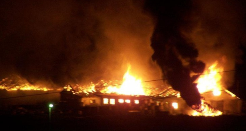 В Воронежской области в сгоревшем бараке обнаружен труп