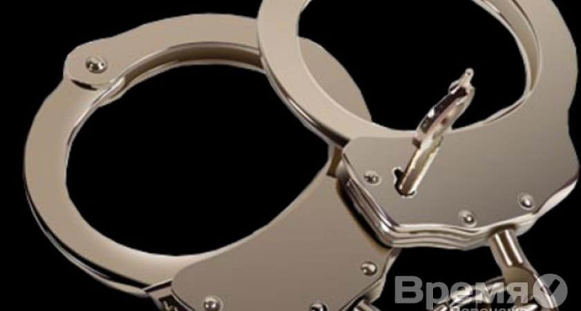 Двух воронежских копов поймали на взятке в 10 000