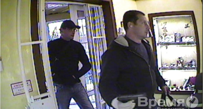 В Воронеже вооружённые грабители средь бела дня обчистили ювелирный магазин