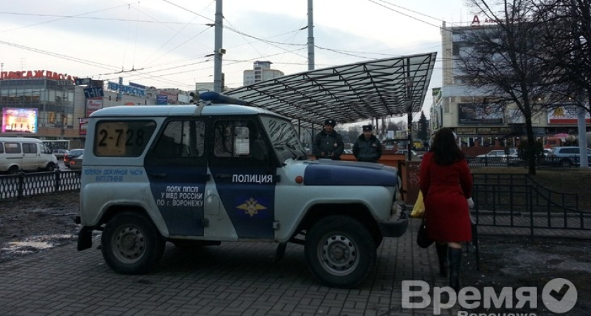 В Воронеже из-за прорыва трубы эвакуировали людей из подземного перехода около Цирка