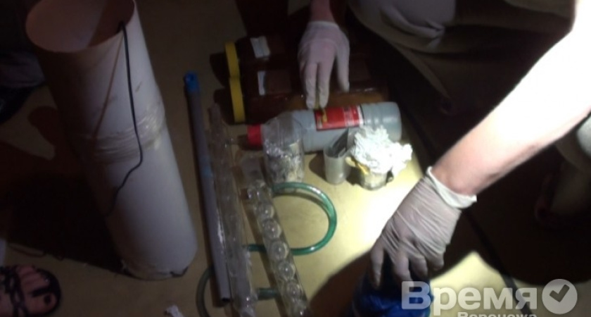 Воронежцы по интернету заказывали ингредиенты для амфетамина и лабораторное оборудование