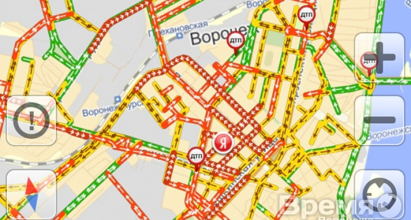 В Воронеже тысячи машин стали в пробках