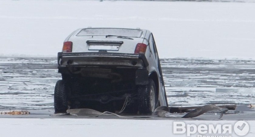 Воронежские спасатели рассказали, что делать, когда оказались в тонущем автомобиле