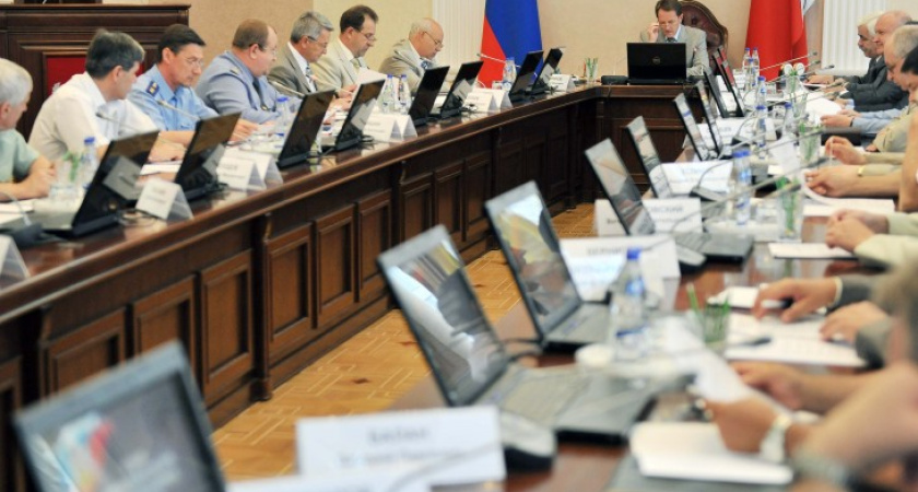 Воронежские чиновники зарабатывают больше своих коллег по Черноземью