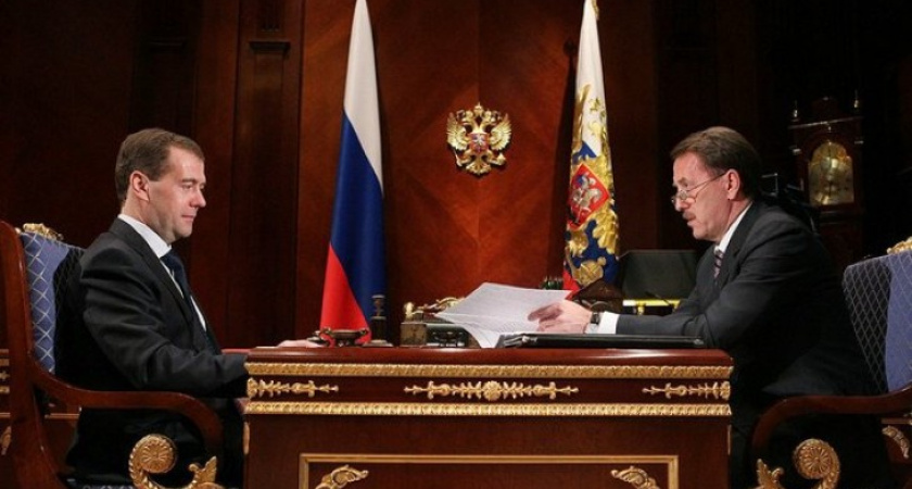 Накануне выборов президент Дмитрий Медведев встретился с губернатором Воронежской области Алексеем Гордеевым