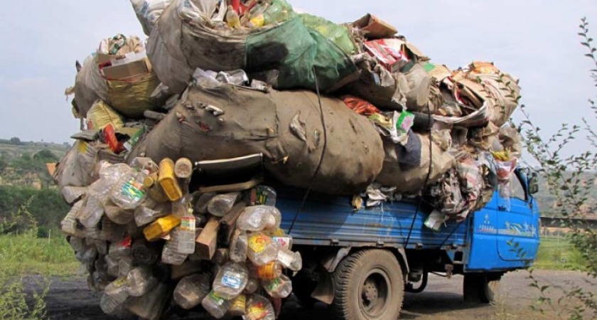 В Воронеже управляющая компания делала деньги на мусоре жильцов
