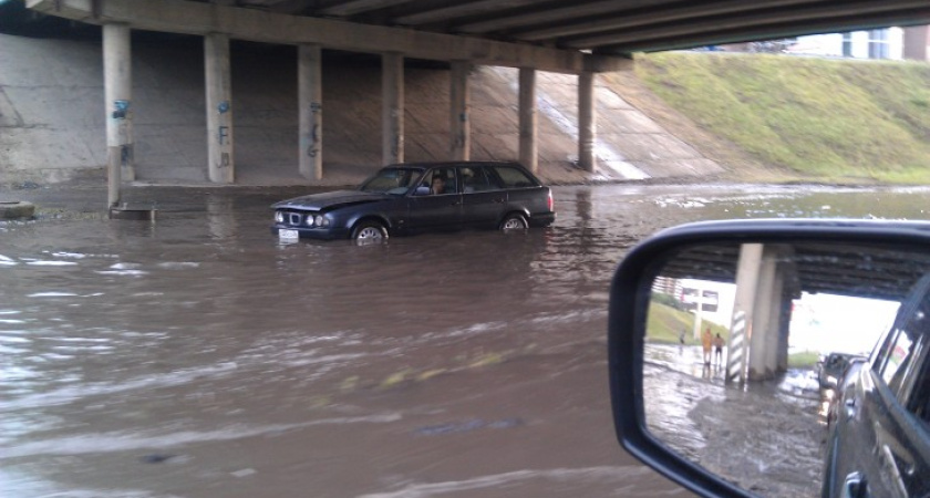 Воронеж под властью стихии: потоп, ураган и град