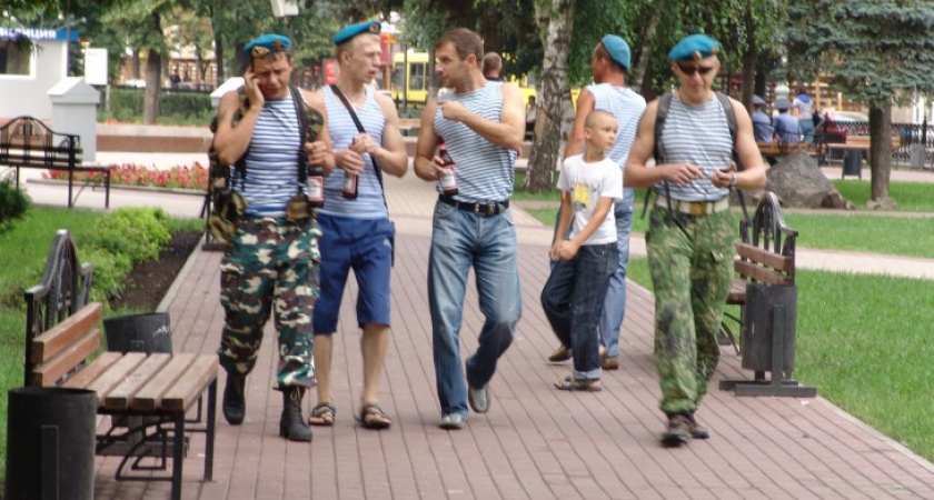 В Воронеже десантники начали праздновать День ВДВ прямо с утра