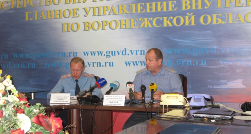 Воронежские полицейские будут ходить в старой форме еще минимум полгода