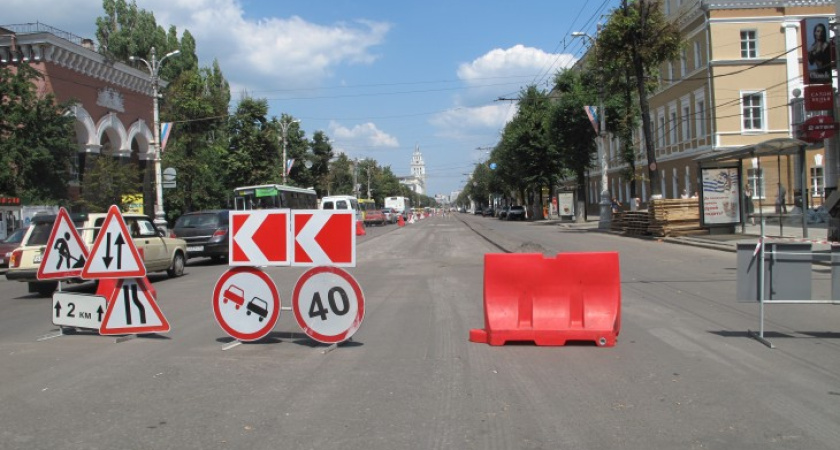 Мэр Воронежа требует, чтобы дорожники работали в три смены