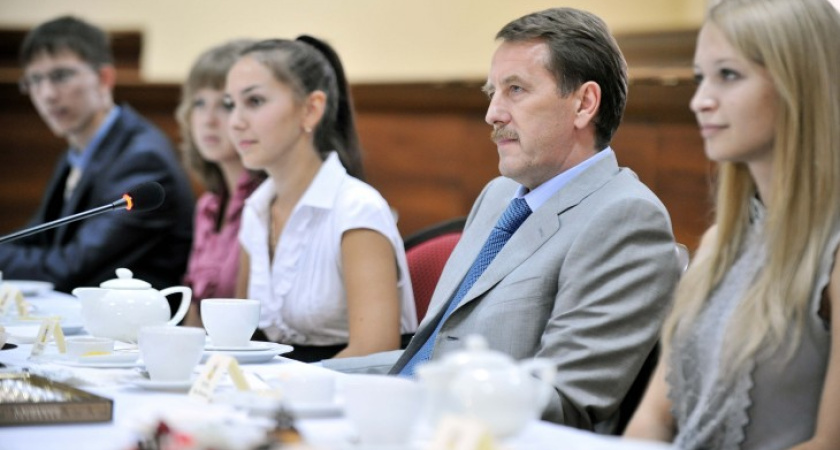 Воронежская студентка пригласила Алексея Гордеева на свою свадьбу