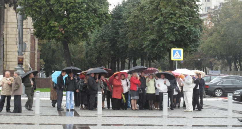 Праздничное настроение воронежцев смыло дождем
