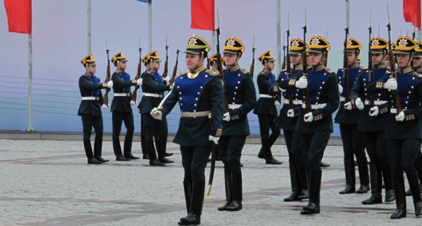 Для воронежцев в День города выступил лучший полк страны