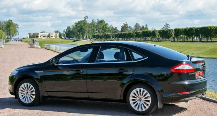 Из бюджета Воронежской области выделят 3,3 млн рублей на иномарки для чиновников