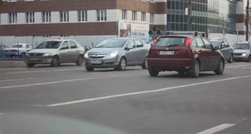 «Двойная сплошная» на повороте с проспекта Труда на Солнечную пока останется