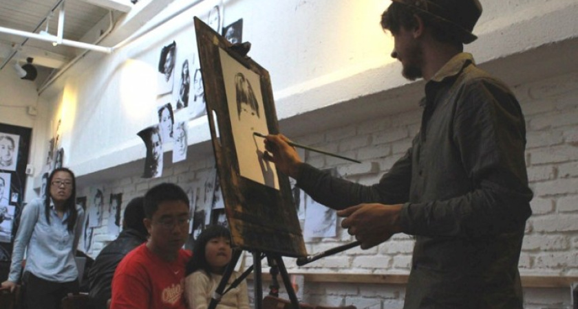 В ТЕМУ НЕДЕЛИ: Воронежский художник подарил бедным провинциальным школам в Китае книги