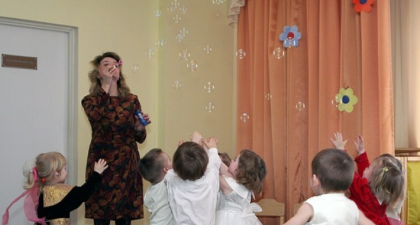 Воронежские воспитатели детсадов получили обещанную надбавку к жалованию