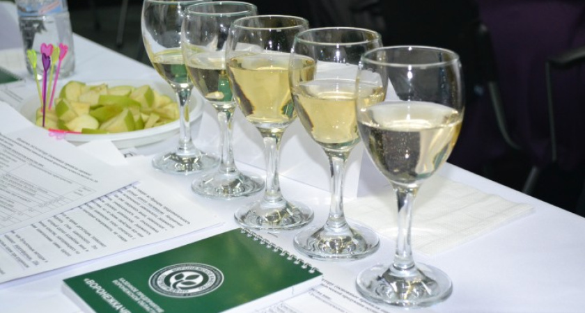 В Воронеже эксперты проверили шампанское на качество