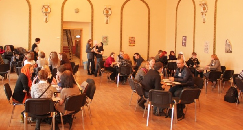 Гомосексуалист и девушка с ВИЧ стали самыми популярными Живыми книгами в Воронеже