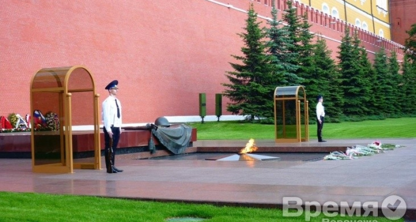 Два десятка наших призывников отправились в Президентский полк