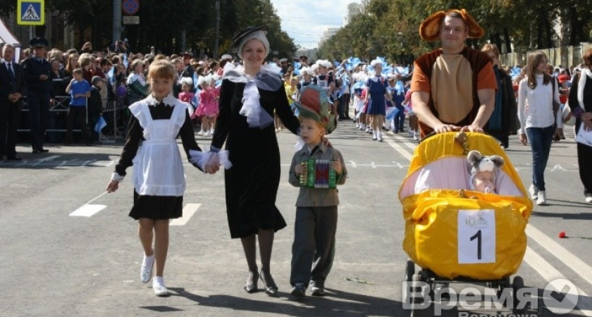 В Воронеже выведут на дефиле коляски в виде кораблей и самолётов