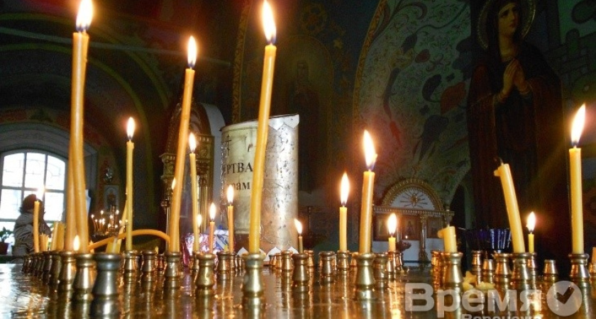 Под Воронежем спустят на воду венки и выпустят в воздух белые шары